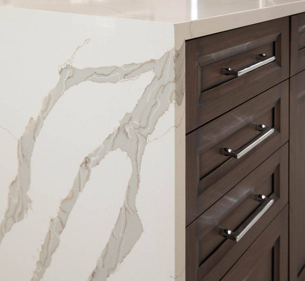 Verona Quartz Miter Edge Detail