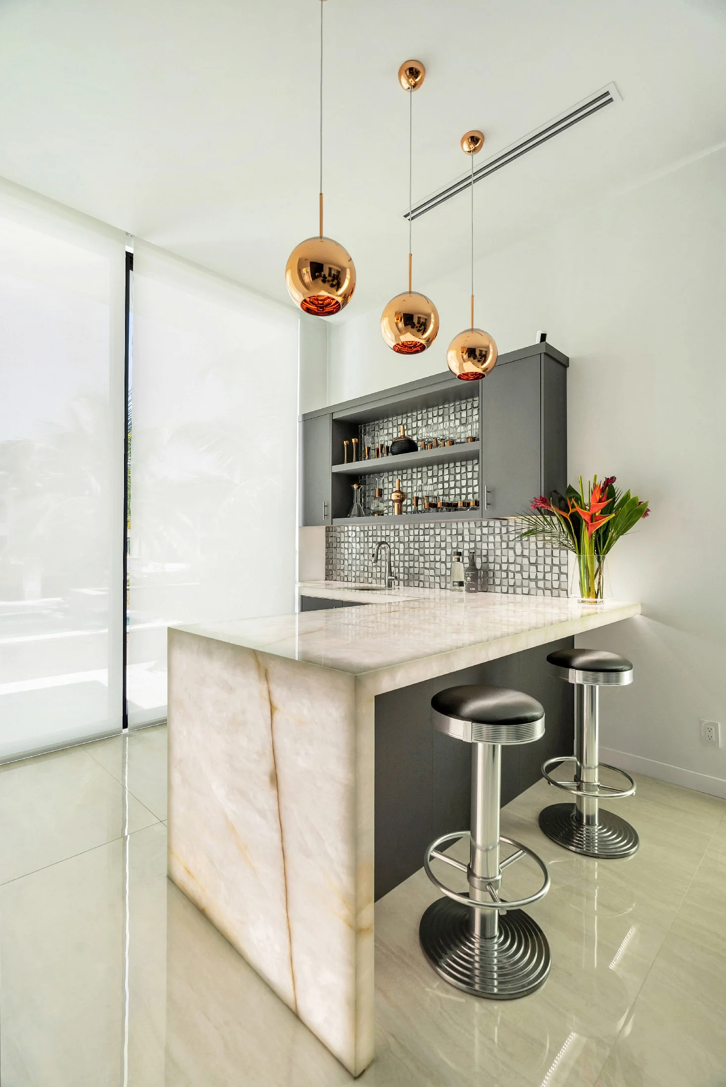 Stone Translucency and Backlighting 1 Cristallo Iceberg Quartzite Bar