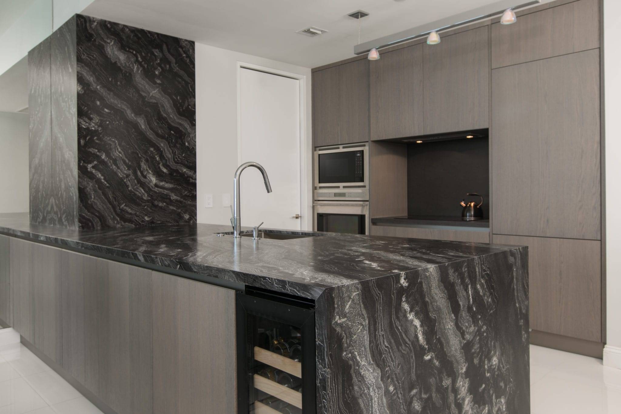 Agatha Quartzite Kitchen