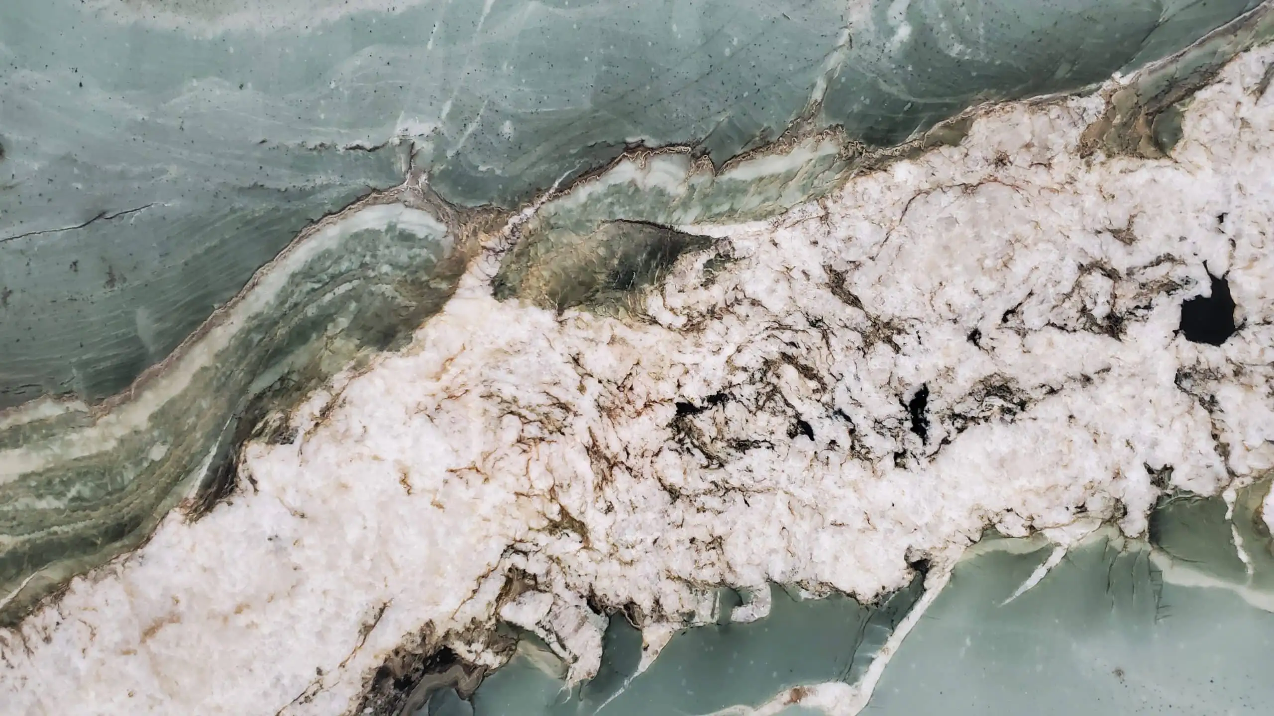 The Colors of Quartzite 5 Intermare Quartzite Closeup