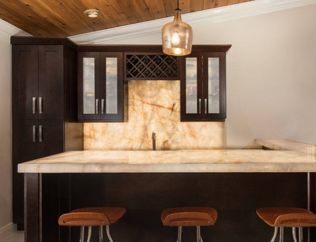 Quartzite Kitchen and Bar – Cristallo Bar