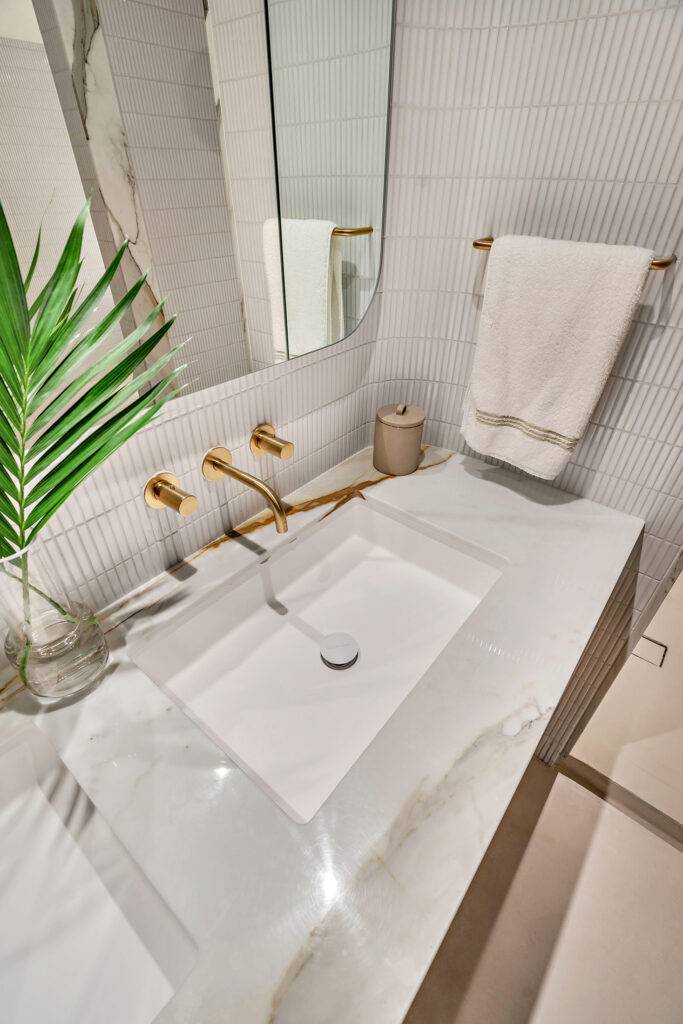 enclave condo calacatta bathroom 14